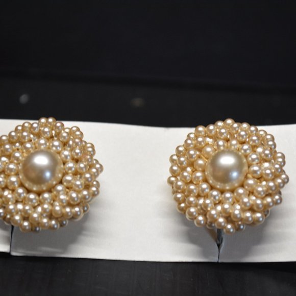 Vintage Tan Beige Champagne Faux Pearl Round Stud Screw Back Clip On Earrings - Picture 2 of 7